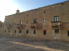 Courtyard at the Wignacourt and rear façade