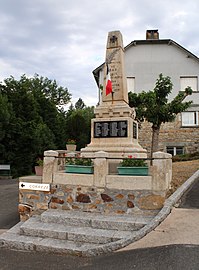 Le monument aux morts.