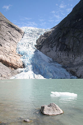 Front glaciaire du Briksdalsbreen