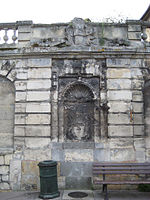 Ancienne Fontaine et balustres XVIIIème siècle ISMH