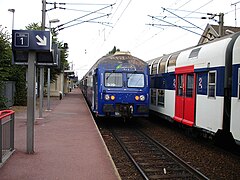 Trains en gare, constitués de VB 2N et de Z 20500.