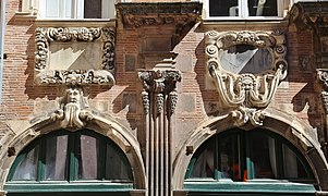 Detalle del patio interior del Hôtel de Clary (o hôtel de Bagis) de Toulouse (1610)