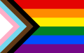 Le drapeau arc-en-ciel "progressiste" par Daniel Quasar (2018) inclut les couleurs de la transidentité.