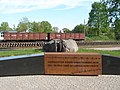 Mémorial aux victimes des déportations 1941-1945 à la gare de Madona.