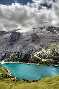 Il lago di Fedaia e il ghiacciaio