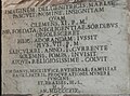 Inscripción de 1819 colocada por el superior basiliano Jordan Mickiewicz documentando la instalación, por el papa Clemente XI, de la Madonna del Pascolo y un peregrinaje del papa Pío VII en 1801.