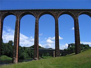 Le viaduc Leaderfoot (en).