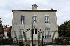 The town hall in Chanteloup-en-Brie