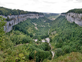 Vue sur la reculée du Dard, à la terminaison de la branche sud