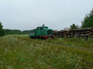 TU4-1800 with passenger train