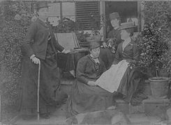 Bronwen Peers-Williams (wife of the Hon Seton Montgomerie) and her sisters.