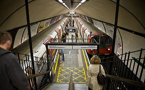 Clapham Common tube station, by Diliff