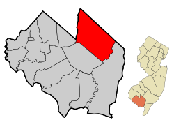 Location of Vineland in Cumberland County highlighted in red (left). Inset map: Location of Cumberland County in New Jersey highlighted in orange (right).