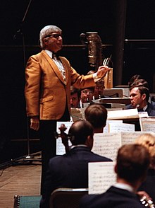 Bernstein guest conducting the U.S. Air Force Band in 1981