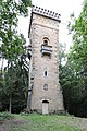 Aussichtsturm, ursprünglich Sieges-Aussichtsturm, 1933 in Bismarckturm umbenannt, auch Herbergturm oder Hohe Warte