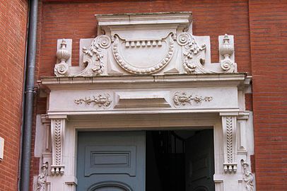 no 34 : porte de la cour intérieure.