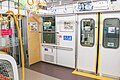 車端部の車椅子スペース 各車1か所ずつ設置されている。 （クハ40153 2022年1月18日）