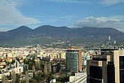 Tirana mit Hausberg Dajti