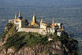 Die Tuyin Taung-Pagode auf dem Vulkankegel Taung Kalat