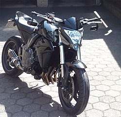 CB 1000 RA mit diversen Umbauteilen