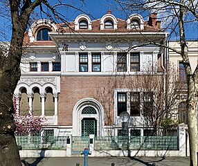 Doctor Dobrovici House (Bulevardul Lascăr Catargiu no. 40), Bucharest, by Duiliu Marcu, 1919-1925[2]