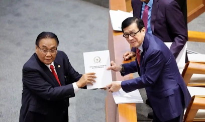 File:Indonesian Parliaments approves new criminal code with Yasonna Laoly, the Indonesian Minister of Law and Human Rights leading the approval.webp