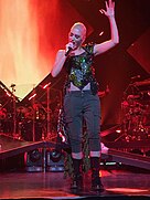 Color picture of rapper Gwen Stefani