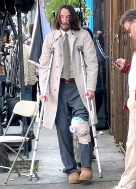 File:Keanu-Crutches.webp