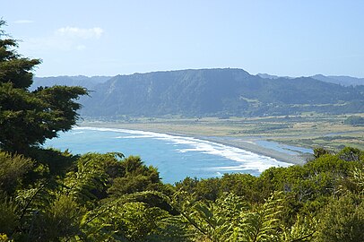 Te Araroa and ranges towards East Cape