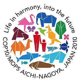 Le logo de la conférence symbolisait la diversité biologique sous forme d'origami qui au Japon sont aussi symboles d'espoir en l'avenir[1].