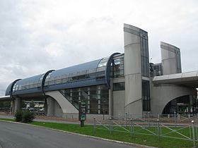 Station vue de l'extérieur.