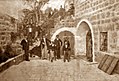 החצר ב-1885