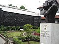 Monumen Persatuan Pemuda 1928 yang berada pada halaman dalam museum