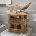 家形埴輪 入母屋造 京都大学総合博物館展示（他画像も同様）。