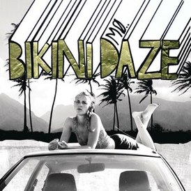 Обложка альбома MØ «Bikini Daze» (2013)