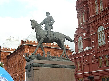 Памятник маршалу Жукову в Москве