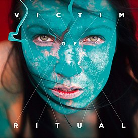 Обложка сингла Тарьи Турунен «Victim of Ritual» (2013)