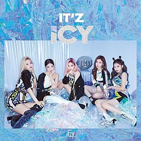 Обложка альбома Itzy «It'z Icy» (2019)