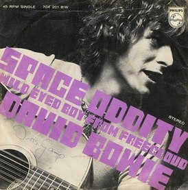 Обложка сингла Дэвида Боуи «Space Oddity» (1969)