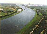 Noordzeekanaal nabij IJmuiden