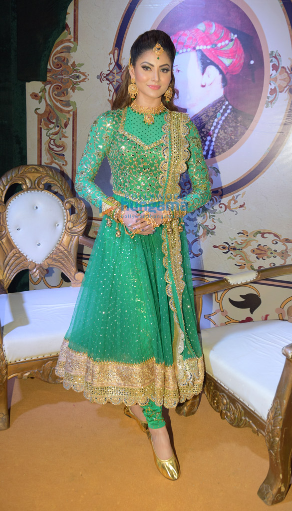 Urvashi_Rautela_graces_Nawab_of_Kurnool_Adnan_Ul_Mulk_&_Nida_Farooqui’s_Mehendi_Musical_Night_(08)