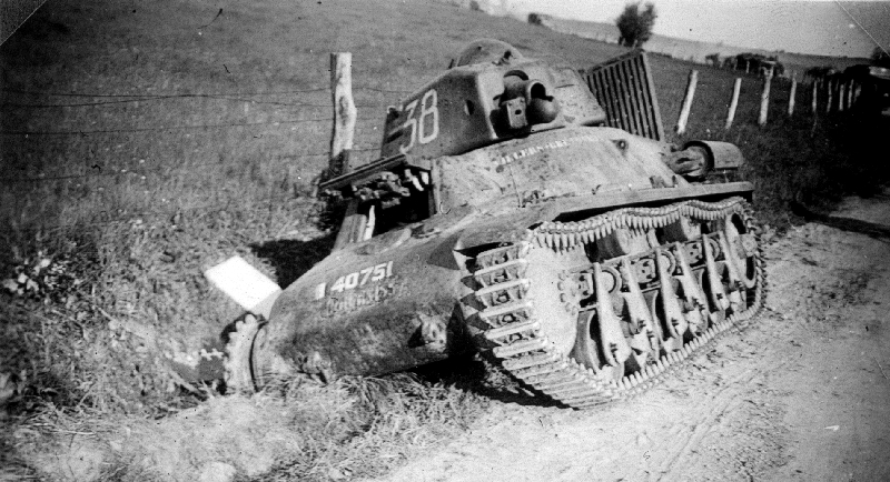 An abandoned Hotchkiss H35 in 1940