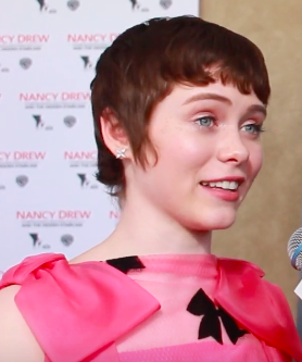 Sophia lillis nancy drew 2019 1