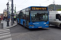 115-ös busz a Fővám téren