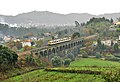 CP 592 auf der Fahrt über das Viadukt von Durrães