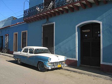 A 'maquina' or 'yank tank' in Trinidad, Cuba, 4 January 2004.