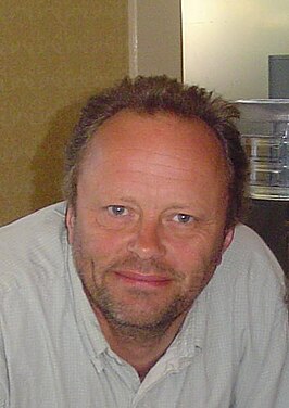 Robert Llewellyn in 2004