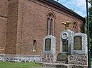 Dorfkirche mit Gefallenendenkmal