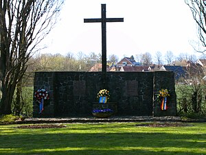 Gedenkstätte auf dem Waldfriedhof Timmendorfer Strand für 810 Opfer der Cap Arcona