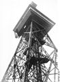 Der während der Funkausstellung 1926 eingeweihte Berliner Funkturm, 1932